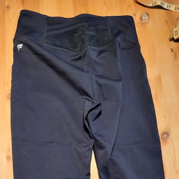 Fabletics workout set - Picture 4 of 8